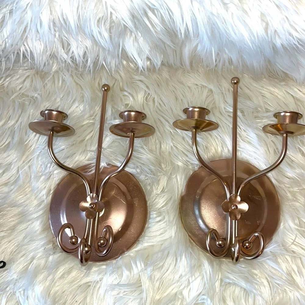Vintage set of 2 gold metal floral sconces.